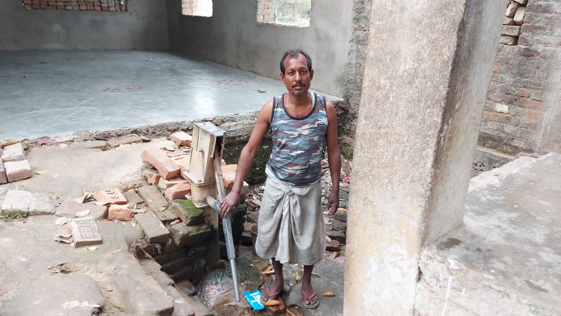 सुलतानगंज के मसदी पंचायत के शिवनंदपुर गांव मे बिहार सरकार द्वारा जलनल योजना का कनेक्शन नहीं मिलने से पानी के लिए दर दर भटक रहे ग्रामीण।। 2 IMG 20210313 WA0052