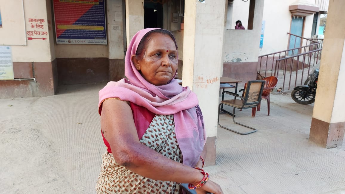 बाथ थाना क्षेत्र के रमनि चक गांव मे भतीजे ने ही सम्पत्ति के लोभ मे सगे चाची पर चलाई गोली बाल बाल बचे।। 1 IMG 20210314 WA0035