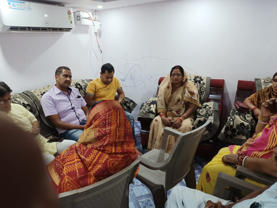 सुलतानगंज नगर सभापति ने शहर के गणमान्य व वार्ड पार्षद के साथ संयुक्त बैठक मे सन्नी यादव को न्याय नहीं मिलने पर शहर मे साफ सफाई बंद। INQUILABINDIA 1 IMG 20210321 WA0068