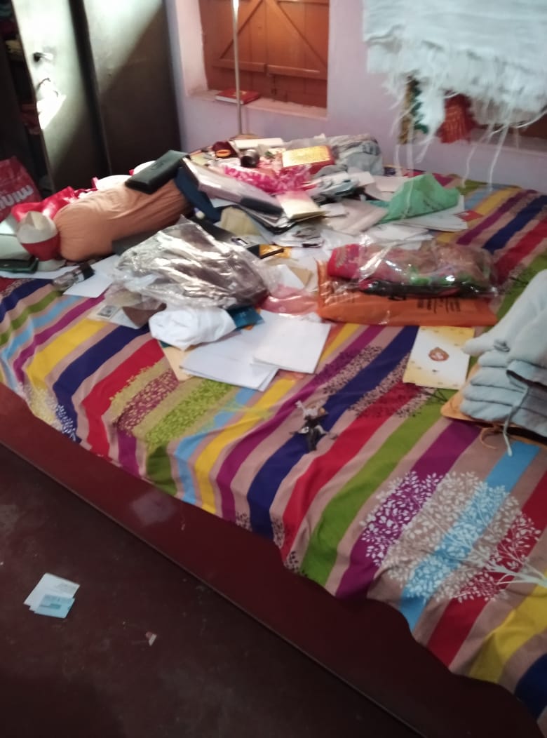 चोरों ने उड़ाया लाखों की संपत्ति ।। Inquilabindia 2 IMG 20210326 WA0048