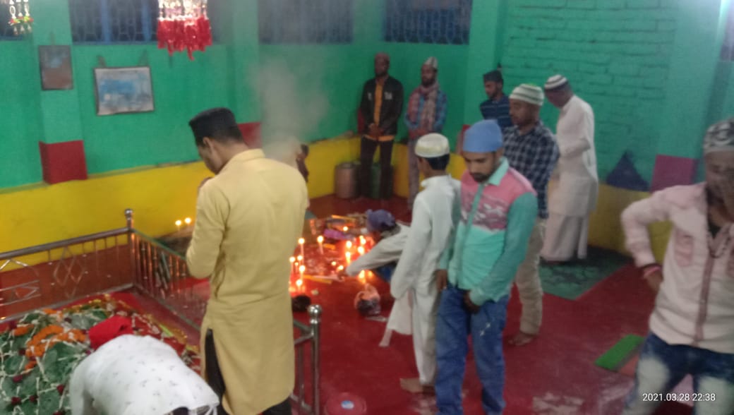 सुलतानगंज मे देररात तक महजीदो मे शब ए बरात पर मुसलमान भाईयों ने इबादत किए।। 1 IMG 20210328 WA0061