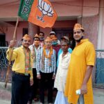 भाजपा कार्यकर्ताओं ने स्थापना दिवस पर वरिष्ठ कार्यकर्ताओं को फुलमालाओ से स्वागत किए।