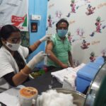 Inq Tmp 38 JDU कार्यकर्ताओं ने करोना वैक्सीन सुई लेते हुए जागरूक किए।