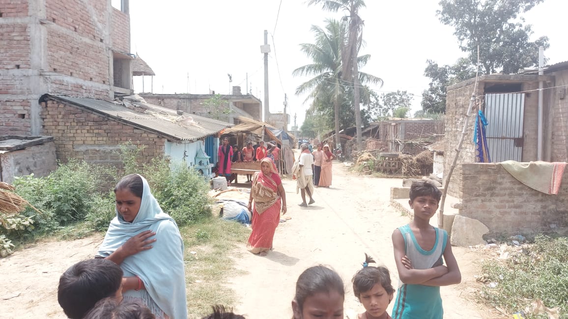 कसमाबाद गांव मे बालक को गोली लगने पर पुलिस ने तीन निर्दोष लोगों को लिए हिरासत मे।। 2 IMG 20210412 WA0023