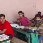Inq Tmp 34 सुलतानगंज मेथमैटिक्स क्लासेज कोचिंग स्थान द्वारा कोविड 19 की उरा रहे धज्जियां ।। InquilabIndia