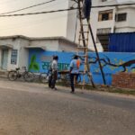 Inq Tmp 35 बिजली विभाग के टिम ने पोल पर लग रहे आग को ठिक करने पर धन्यवाद दिए। Inquilabindia