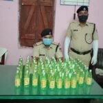Inq Tmp 30 सुलतानगंज आरपीएफ पुलिस ने चेकिंग के दौरान लवारिस अवस्था मे देशी अबैध शराब बरामद किए।।InquilabIndia