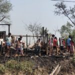Inq Tmp 30 सुलतानगंज – गंगटी गांव मे चुल्हे की चिंगारी से लगी आग हजारों रुपये का हुआ नुकशान।। INQUILABINDIA