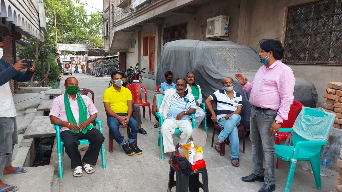 राजद के जिला महासचिव सहित राजद परिवार ने बंगाल मे ममता दिदी को पुर्ण सर्मथन मिलने पर बधाई दिए। 1 IMG 20210502 WA0048