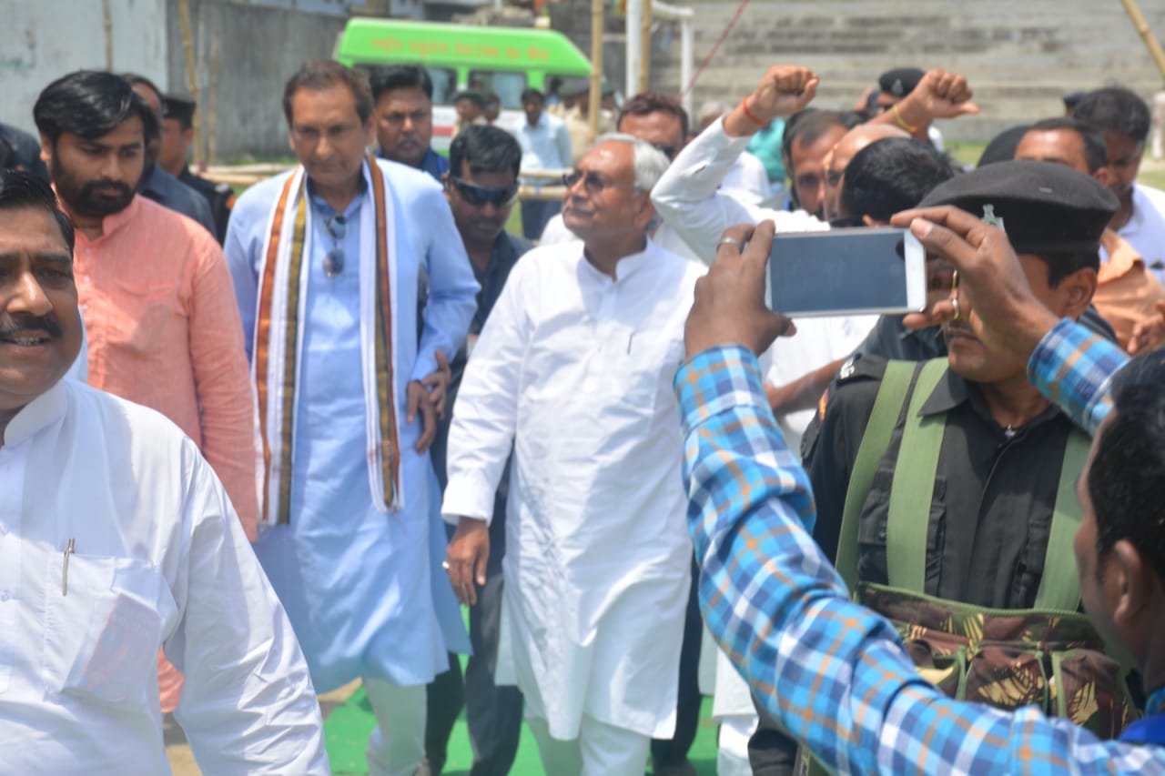 बाबुलाल सौर्य को सांसद के द्वारा प्रतिनिधि बनाने को लेकर फैली लाखों खगड़िया वासियों के चेहरे पर खुशियाँ की लहर InquilabIndia 3 IMG 20210504 WA0023