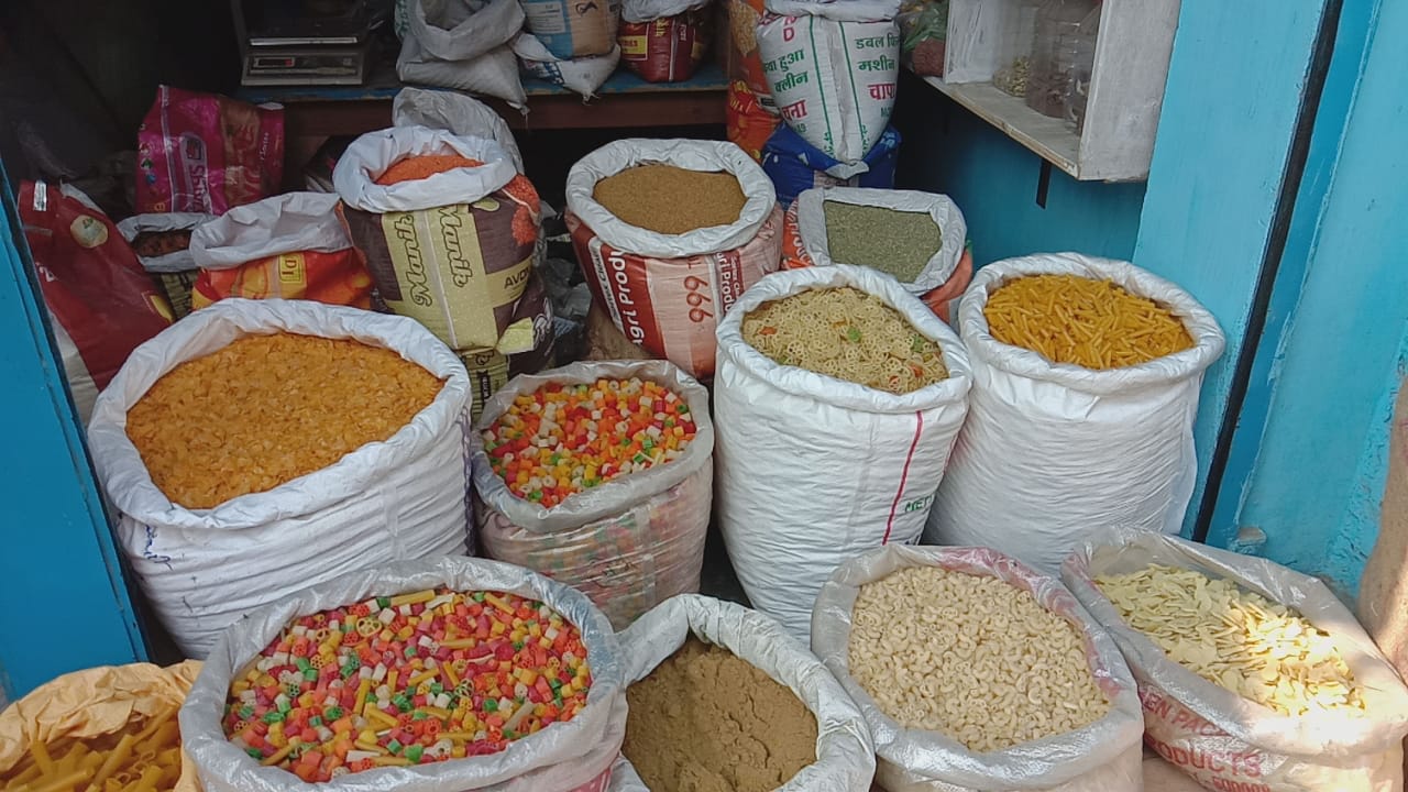 खाद्य सामग्री के दामों में बढोतरी कर कालाबाजारी का खेल धल्ले से। InquilabIndia 2 IMG 20210506 WA0012