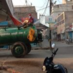 Inq Tmp 38 लगातार कोरोना संक्रमण बढ़ाने पर सुलतानगंज नगर परिषद द्वारा सेनिटाइजर का छिड़काव जारी।