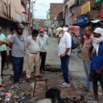 Inq Tmp 36 सुलतनगंज चौक बाजार मे नाले का प्लेट टुटने पर अधिकारियों ने लोहे का प्लेट लगाया।।।