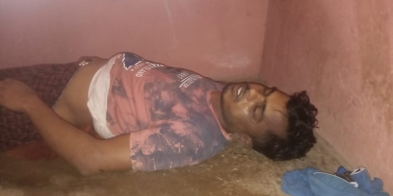 शाहकुण्ड पचखडिया गांव मे एक युवक ने अपने घर मे फांसी लगाकर की आत्महत्या।। 2 IMG 20210529 WA0032