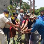 Inq Tmp 30 सुलतनगंज थाना परिसर में, विश्व प्रर्यावरण दिवस पर वृक्षारोप थाना प्रभारी एवं ग्राम रक्षा दल की टीम ।।