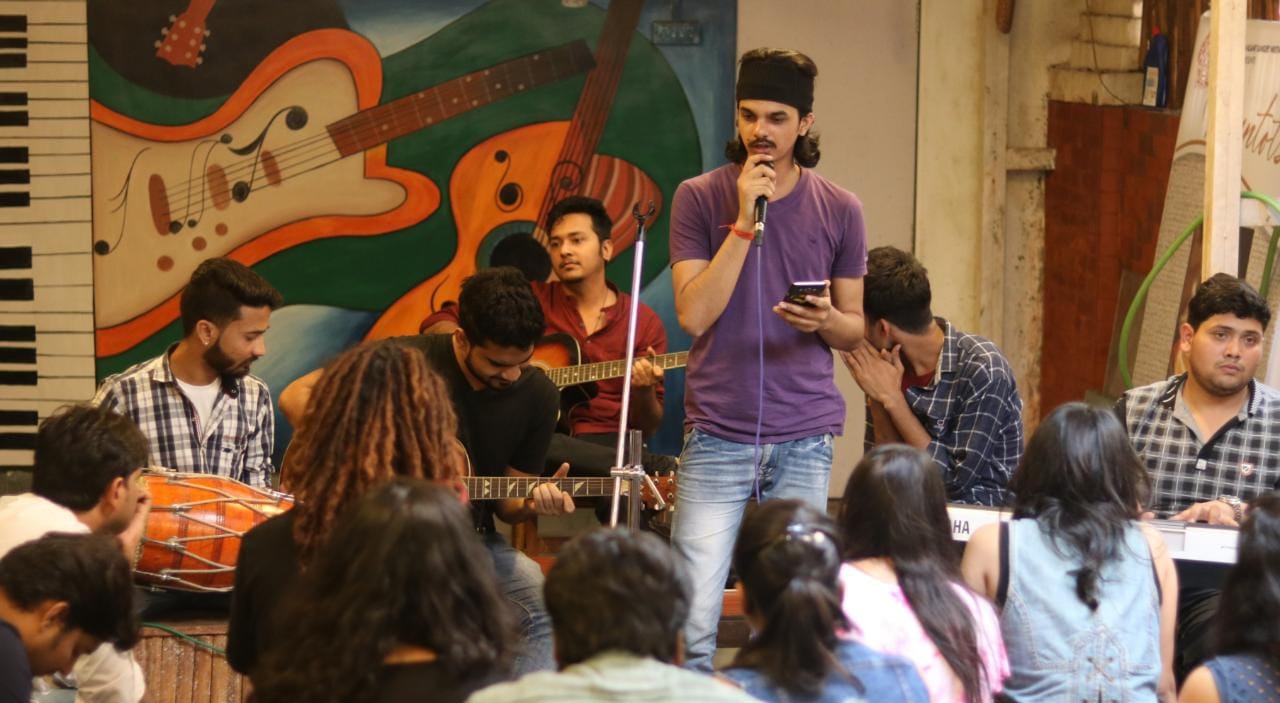 सुमित कुमार यादव ने टीवी पर प्रसारित होने वाले रियल्टी शो इंडियाज टैलेंट फाइट के दूसरे सीजन में लहराया परचम।। 2 IMG 20210617 WA0072