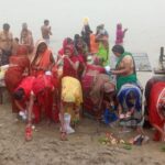 झामाझम बारिश होने पर भी अजगैबीनाथ गंगा तट पर गंगा दशहरा को लेकर भक्तों कि भीड उमड पडी।।।