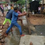 Inq Tmp 37 सुलतानगंज मे तेज वर्षा होने पर जल जमाअ की समस्या उत्पन्न होने के कारण नगर परिषद द्वारा युध्द स्तर पर सफाई कर्मीयों द्वारा कार्य आरंभ।।।