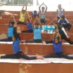 Inq Tmp 33 अंतर्राष्ट्रीय योग दिवस पर छात्राओं ने किया योगाभ्यास ।। INQUILABINDIA