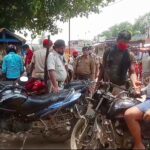 Inq Tmp 30 परबत्ता बाजार में चली घंटो मास्क और वाहन चेकिंग अभियान और कटी हज्जारों की चलाने ।। InquilabIndia
