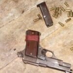 नगरपारा में चौकीदार के पुत्र ने बंद कमरें में खुद को मारी गोली जने क्या है मामला ।। InquilabIndia