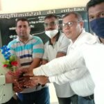 क्षेत्रीय शिक्षा उपनिदेशक पदाधिकारी सत्येंद्र झा के पदभार ग्रहण करने पर शिक्षक संघ के कार्यकर्ताओं ने बुके देकर स्वागत किए।।।