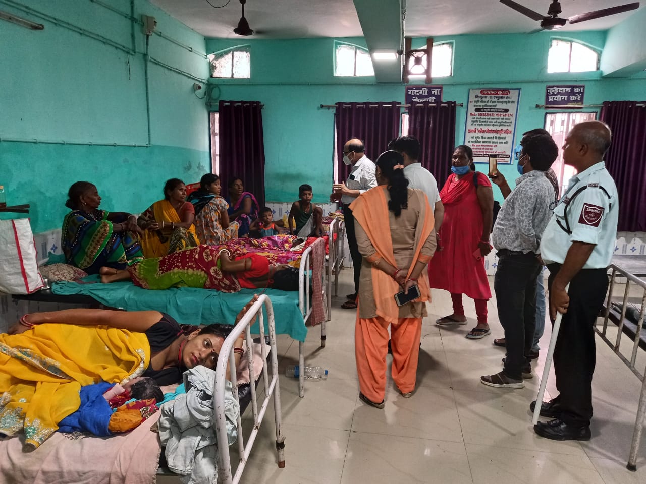 उपमुख्यमंत्री के आगमन को लेकर सीएस उमेश प्रसाद शर्मा कोविड 19 के तहत बन रहे नये बैड का निरक्षण कर कार्य पुर्ण करने का निर्देश।।। 1 IMG 20210721 WA0068