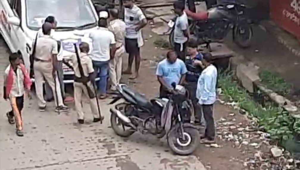 वाहन चेकिंग के नाम पर अवैध वसूली का वीडियो हुआ वायरल , मामला एसएसपी के संज्ञान में… IMG 20210729 105619
