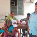 Inq Tmp 37 जदयु के नगर व्यवसयीक प्रकोष्ठ के नगर अध्यक्ष ने 300 लोगों को वैकसीनेशन दिलवाए ।।