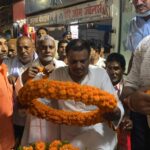पूर्व विधानसभा अध्यक्ष सदानंद सिंह के निधन होने पर उनके पार्थिक शरीर सुल्तानगंज चौक बाजार पहुँचने पर कांग्रेस के कार्यकर्ता सहित महागठबंधन के नेताओ ने पुष्पांजलि अर्पित कर श्रधांजलि दी।