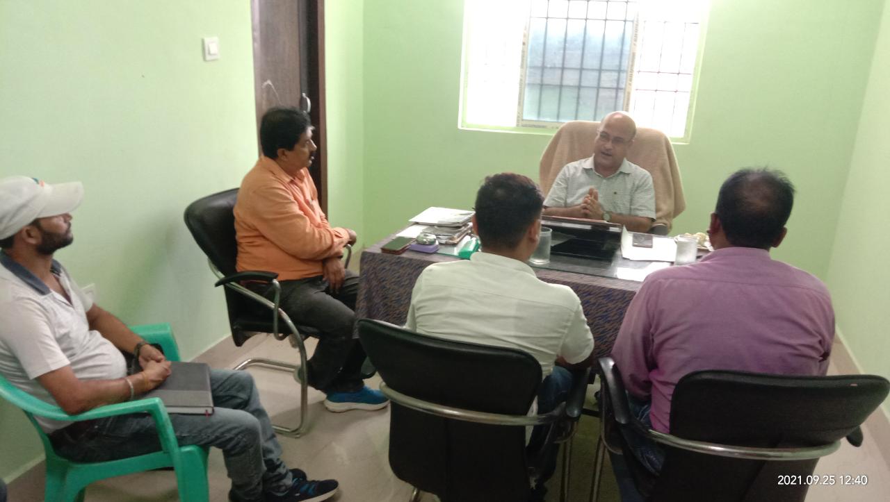 सुलतानगंज अंचल का निरक्षण करने एडीएम राजेश झा राजा पहुचे।। 1 IMG 20210926 WA0001