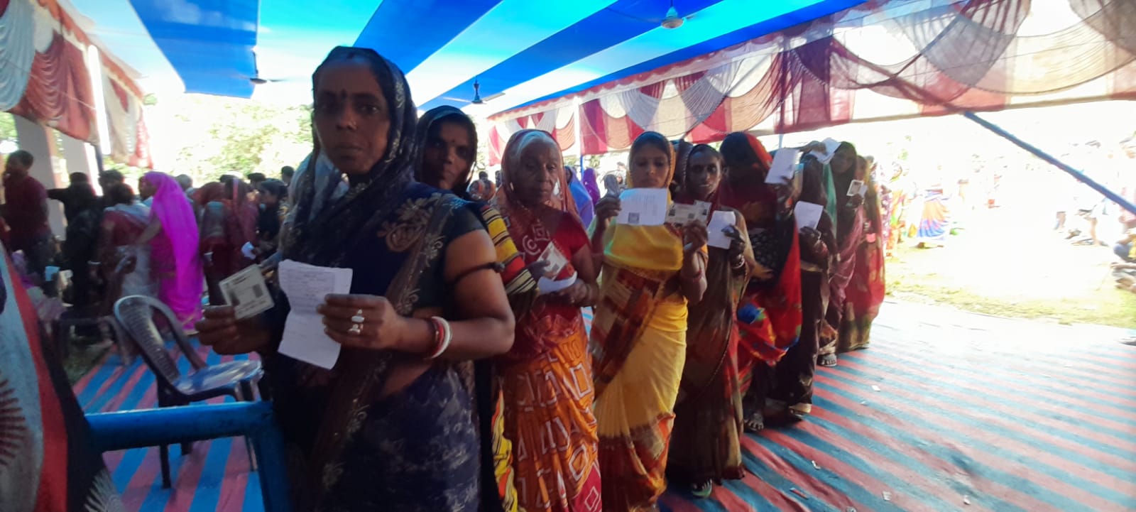 पंचायत चुनाव को लेकर दुसरे चरण का मतदान चल रहा है।। Inquilabindia 3 IMG 20210929 WA0010