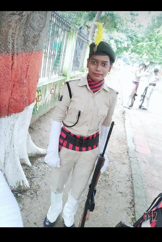 अभी भी महिलाएं सुरक्षित नही ससुराल वाले के द्वारा बुलेट नहीं देने पर महिला सिपाही की ससुराल वाले के द्वारा गला दबाकर हत्या 2 IMG 20211106 WA0034