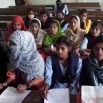 भागलपुर बीएन कॉलेज मे छात्रों से स्कॉलरशिप मे चतुर्थ वर्गीय कर्मचारी द्वारा अधिक पैसा कि वसुली।।