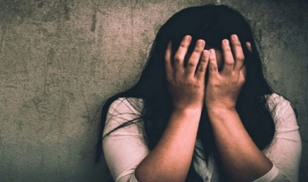 नवादा में महिला को चाय में नशीला पदार्थ देकर किया दुष्कर्म, वीडियो किया वायरल ।। Inquilabindia Screenshot 20211222 225224