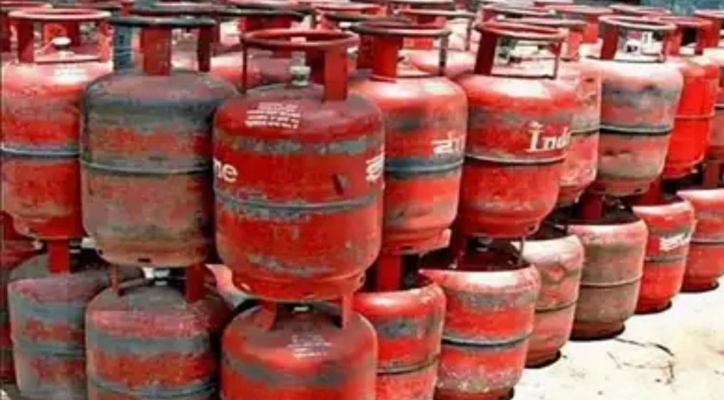 बांका में रसोई सिलेंडर ब्लास्ट 5 बच्चे की दर्दनाक मौत तफ्तीश में जुटी पुलिस।। Inquilabindia 1 Screenshot 20211229 174813