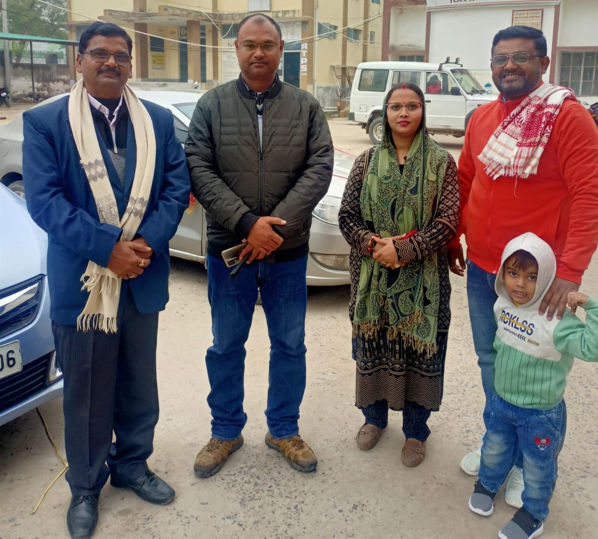 अपने क्षेत्र की मुलभूत समस्याओं को लेकर मुखिया ने कि कई जिला पदाधिकारियों से शिष्टाचार मुलाकात 3 IMG 20220101 WA0068