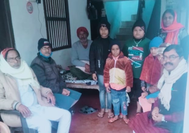 घर घर जाकर अविभावक से मिलकर, बच्चों के दिनचर्या की ली जानकारी ।। IMG 20220106 WA0000