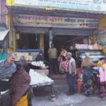 तिलकुट की खुशबू से महकने लगा नारायणपुर का मधुरापुर बाजार ।। Inquilabindia