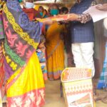 सोहराय के शुभ अवसर पर सारी वितरण का किया गया कार्यक्रम ।।