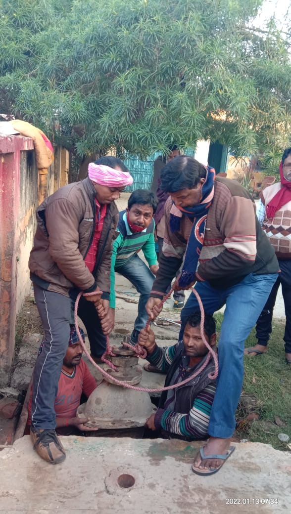 सुलतानगंज का जलमीनार मोटर ओपरेटर के चलते बार बार मोटर जलने से लोगों को नहीं मिल पा रहे पानी।। 1 IMG 20220114 WA0006