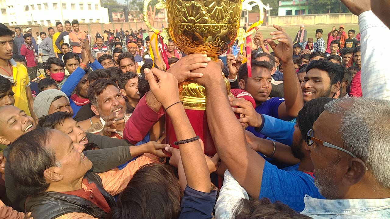 भरतखण्ड और नयागांव के बीच रोमांचक मुकाबले में नयागांव क्रिकेट टीम विजेता 3 IMG 20220115 WA0006