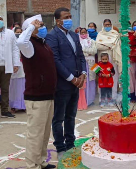 गणतंत्र दिवस के मौके पर विभिन्न जगहों पर हर्षोल्लास के साथ हुई झंडोत्तोलन 3 IMG 20220126 WA0015