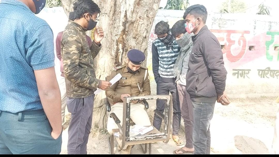सुलतानगंज थाना के समीप चलाया गया मास्क व हेलमेट चेकिंग अभियान।। Inquilabindia 1 IMG 20220130 WA0006