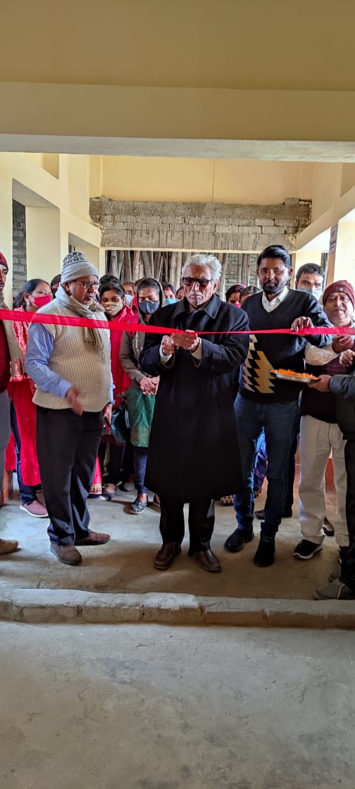 ए.के गोपालन इंटर कॉलेज का ट्रेनिंग कक्ष का उदघाटन प्रचार्य ने संयुक्त रुप से फिता काट कर किये।। 1 IMG 20220131 WA0000