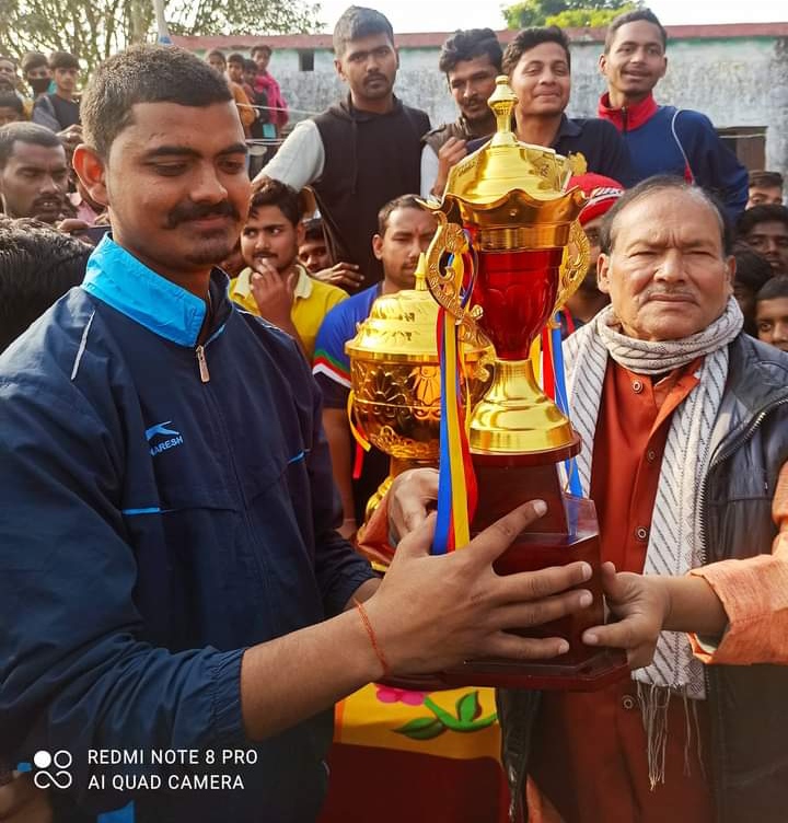 भरतखण्ड और नयागांव के बीच रोमांचक मुकाबले में नयागांव क्रिकेट टीम विजेता 5 IMG 20220115 183556