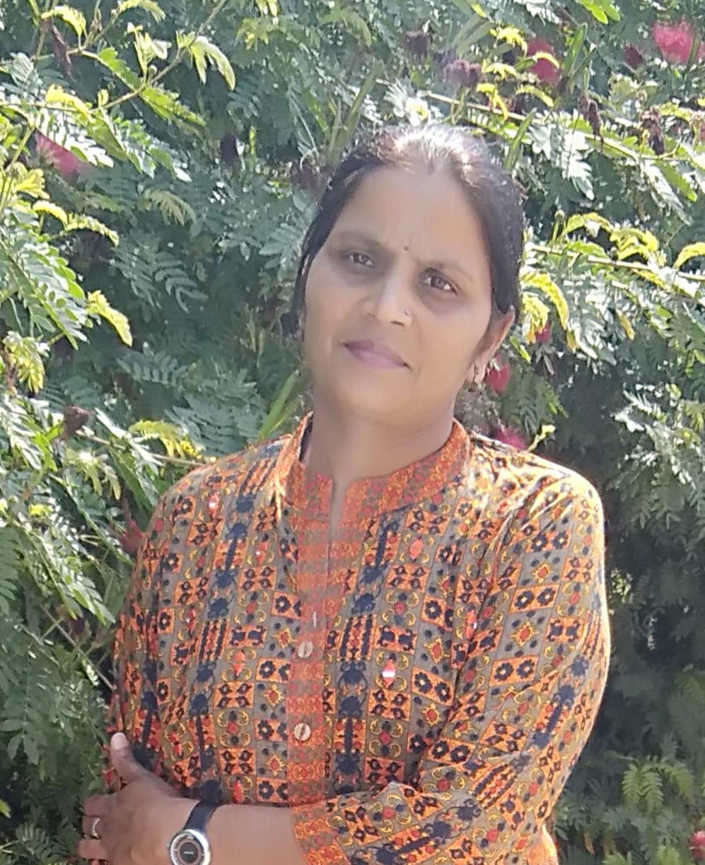 डॉ. आशुतोष (हिंदी प्राध्यापिका