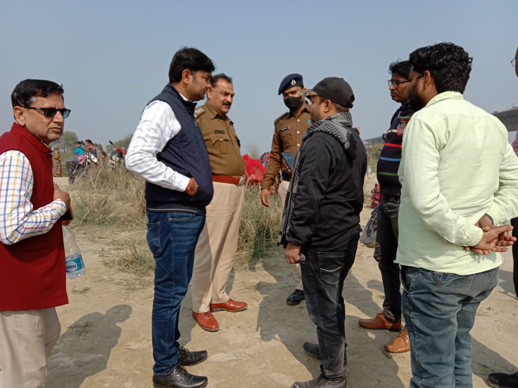 अगुवानी गंगा घाट पर गंगा स्नान कर माघी पूर्णिमा मेला देखने पहुंचे लाखों श्रद्धालुगण 11 IMG 20220217 WA0029
