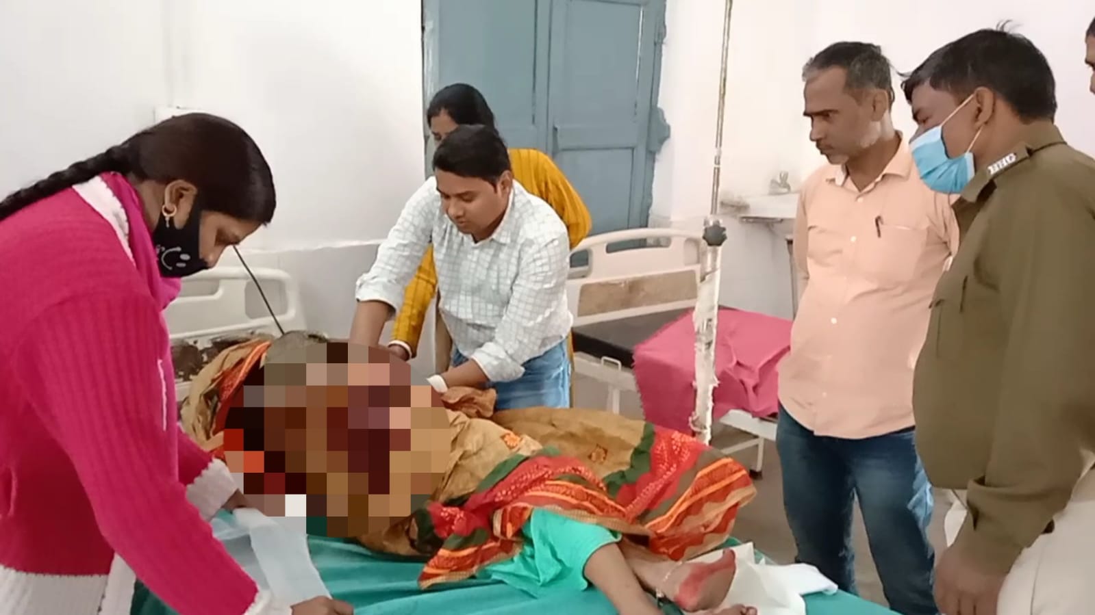 बैलगाड़ी और आटो के बीच हुई भिड़ंत में महिला बुरी तरह जख्मी, स्थिति नाजुक 2 IMG 20220217 WA0050 1
