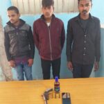 सुलतानगंज पुलिस ने अपराध कि योजना बना रहे तीन युवकों को हथियार के साथ गिरफ्तार किए।